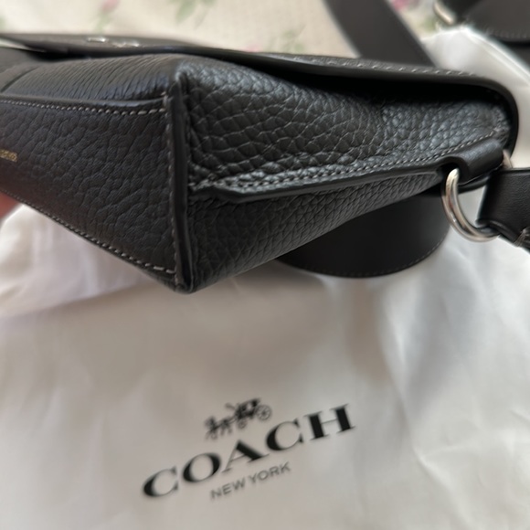 Coach x Basquiat crossbody shoulder bag. Coach rogue crossbody 20. Preloved - Picture 9 of 10